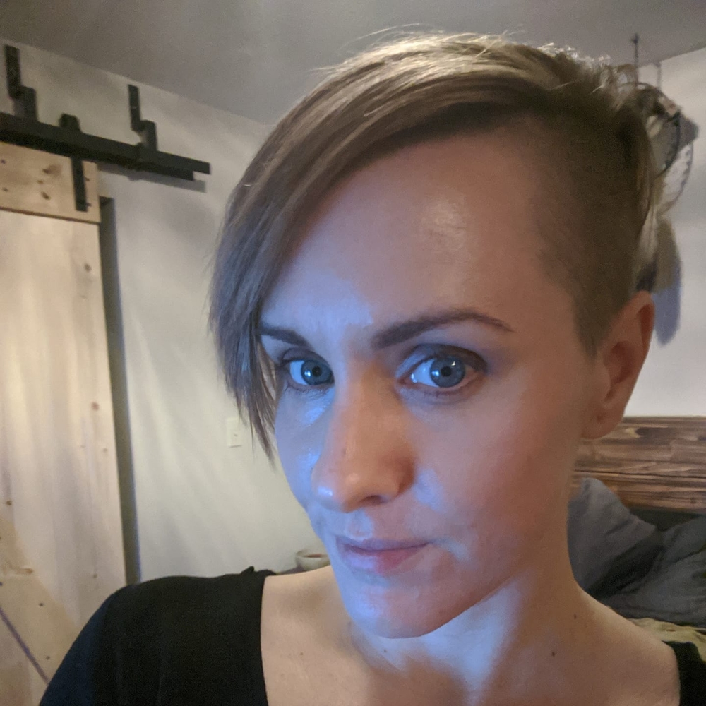 Meet your Posher, Kelly